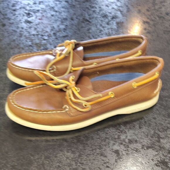 Sperry Tan Boat Shoes with Yellow Laces - Picture 5 of 6